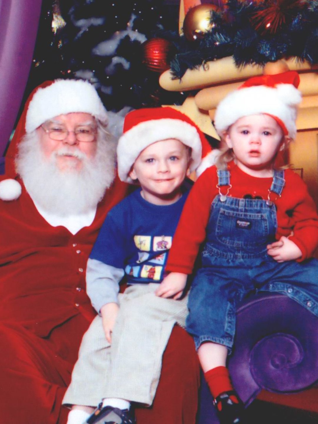 2003-12-15-Santa-Vale-Kyla.jpg